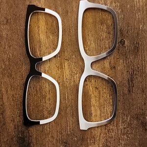 Pair Larkin black and white x2